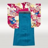 着物：花まりの夢　/　袴：美桜青緑91