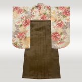 着物：菊々　/　袴：コーヒー91